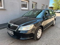 Schwarz Gebraucht 2012 Skoda Octavia Family Limousine | 1.600 €