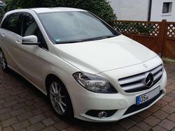 Weiß Gebraucht 2014 Mercedes B180 Edition Van / Kleinbus | 10.900 € (Superpreis)