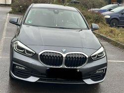 Grau Gebraucht 2020 BMW 118 Kleinwagen | 15.000 € (Fairer Preis)