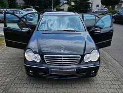 Schwarz Gebraucht 2006 Mercedes C230 Classic Limousine | 6.800 € (Teuer)