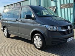 Grau Gebraucht 2023 VW Caravelle Van / Kleinbus | 33.990 € (Guter Preis)