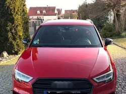 Rot Gebraucht 2019 Audi A3 Sportback S-Line Kombi | 24.700 € (Teuer)