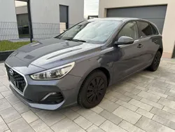 Silber Gebraucht 2020 Hyundai i30 Select Limousine | 14.000 € (Guter Preis)