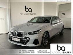 Brooklyn grau met. Gebraucht 2025 BMW 520 Comfort Edition Limousine | 54.850 € (Guter Preis)