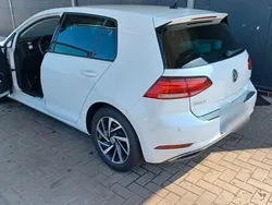 Weiß Gebraucht 2018 VW Golf VII Highline Kombi | 14.300 € (Fairer Preis)