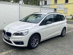 Weiß Gebraucht 2015 BMW 218 Sport Line Van / Kleinbus | 7.999 € (Fairer Preis)