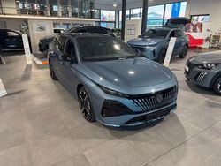 Blau Neu 2025 Peugeot 308 GTi Kombi | 36.900 € (Teuer)