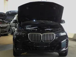 Black sapphire metalic (metallic) Gebraucht 2024 BMW X5 Comfort Edition SUV | 79.590 € (Superpreis)