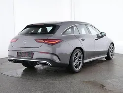 Grau Gebraucht 2024 Mercedes CLA200 Shooting Brake AMG Kombi | 32.880 € (Fairer Preis)