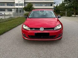 Rot Gebraucht 2015 VW Golf VII Highline Limousine | 11.900 € (Fairer Preis)