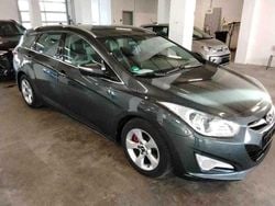 Grau Gebraucht 2015 Hyundai i40 Edition Kombi | 5.995 € (Guter Preis)