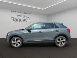 Grau Gebraucht 2017 Audi Q2 Sport SUV | 11.999 € (Guter Preis)