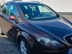 Rot Gebraucht 2008 Seat Altea XL Van / Kleinbus | 4.000 € (Fairer Preis)