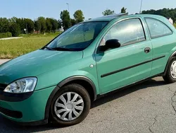 Grün Gebraucht 2001 Opel Corsa Kleinwagen | 2.500 € (Etwas zu teuer)