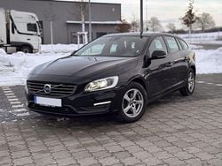 Schwarz Gebraucht 2017 Volvo V60 Kombi | 12.700 € (Guter Preis)