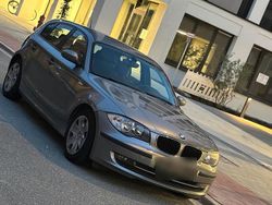 Silber Gebraucht 2009 BMW 116 Kleinwagen | 1.100 €