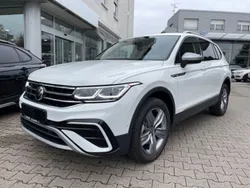 Weiß Gebraucht 2022 VW Tiguan Allspace Elegance SUV | 35.650 € (Guter Preis)