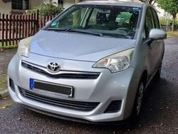 Silber Gebraucht 2012 Toyota Verso-S Life Van / Kleinbus | 7.600 € (Guter Preis)