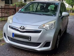 Silber Gebraucht 2012 Toyota Verso-S Life Van / Kleinbus | 8.100 € (Guter Preis)