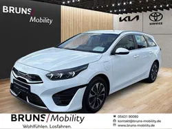 Weiß Gebraucht 2024 Kia Ceed Sportswagon Spirit Kombi | 23.980 € (Guter Preis)