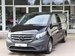 Obsidianschwarz metallic Gebraucht 2022 Mercedes Vito Van / Kleinbus | 36.900 €