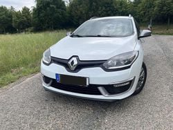 Weiß Gebraucht 2014 Renault Mégane GrandTour Kombi | 6.500 € (Fairer Preis)