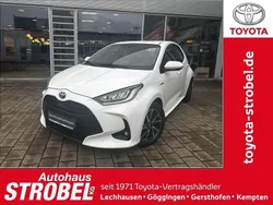 Weiß Gebraucht 2021 Toyota Yaris Hybrid Team Limousine | 18.590 € (Fairer Preis)