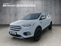 Frostweiß Gebraucht 2017 Ford Kuga SUV | 13.990 € (Fairer Preis)