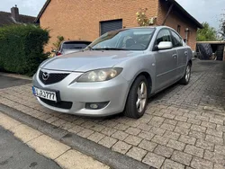 Grau Gebraucht 2004 Mazda 3 Exclusive Limousine | 1.300 € (Etwas zu teuer)