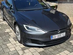 Grau Gebraucht 2016 Tesla Model S Limousine | 15.300 €