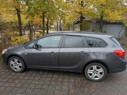 Grau Gebraucht 2011 Opel Astra Kombi | 2.500 € (Guter Preis)