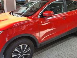 Rot Gebraucht 2016 Nissan Qashqai SUV | 12.299 € (Teuer)