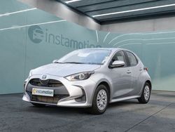 Silber Gebraucht 2022 Toyota Yaris Hybrid Business Edition Kleinwagen | 20.389 € (Fairer Preis)