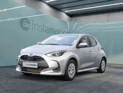 Silber Gebraucht 2022 Toyota Yaris Hybrid Business Edition Kleinwagen | 20.389 € (Fairer Preis)
