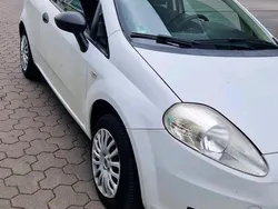 Weiß Gebraucht 2009 Fiat Punto Kleinwagen | 2.100 €
