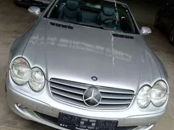 Brillantsilber metalliclack Gebraucht 2002 Mercedes SL500 Cabrio | 16.690 € (Etwas zu teuer)