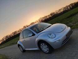 Silber Gebraucht 2025 VW Beetle Kleinwagen | 2.700 €