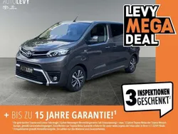 Grau Gebraucht 2023 Toyota Proace Verso Team Kombi | 38.990 € (Guter Preis)