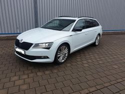 Weiß Gebraucht 2017 Skoda Superb SportLine Kombi | 20.500 € (Fairer Preis)