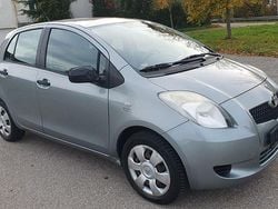 Silber Gebraucht 2007 Toyota Yaris Cool Kleinwagen | 2.150 € (Superpreis)