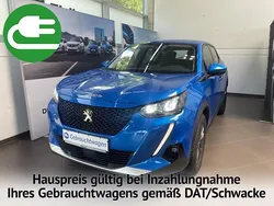 Blau Gebraucht 2021 Peugeot e-2008 Active SUV | 17.990 € (Fairer Preis)