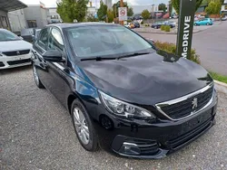 Weiß Gebraucht 2021 Peugeot 308 Active Limousine | 11.999 € (Guter Preis)