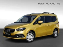 Gelb Gebraucht 2023 Mercedes T180 Progressive Van / Kleinbus | 27.103 € (Fairer Preis)