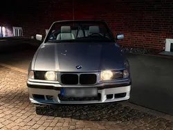 Silber Gebraucht 1995 BMW 318 Cabriolet Cabrio | 4.000 €