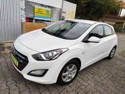 Weiß Gebraucht 2016 Hyundai i30 Limousine | 8.999 € (Fairer Preis)