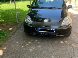 Schwarz Gebraucht 2001 Toyota Yaris Kleinwagen | 2.350 € (Etwas zu teuer)