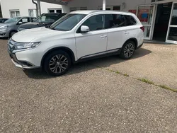 Weiß Gebraucht 2016 Mitsubishi Outlander SUV | 8.950 € (Guter Preis)