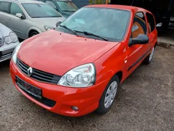 Rot Gebraucht 2009 Renault Clio II Authentique Kleinwagen | 1.850 € (Guter Preis)