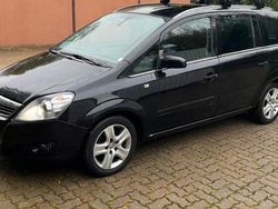 Schwarz Gebraucht 2008 Opel Zafira Van / Kleinbus | 3.800 € (Teuer)