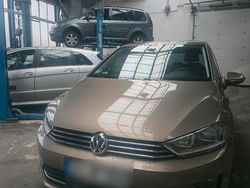 Gold Gebraucht 2015 VW Golf Sportsvan Van / Kleinbus | 16.000 € (Etwas zu teuer)